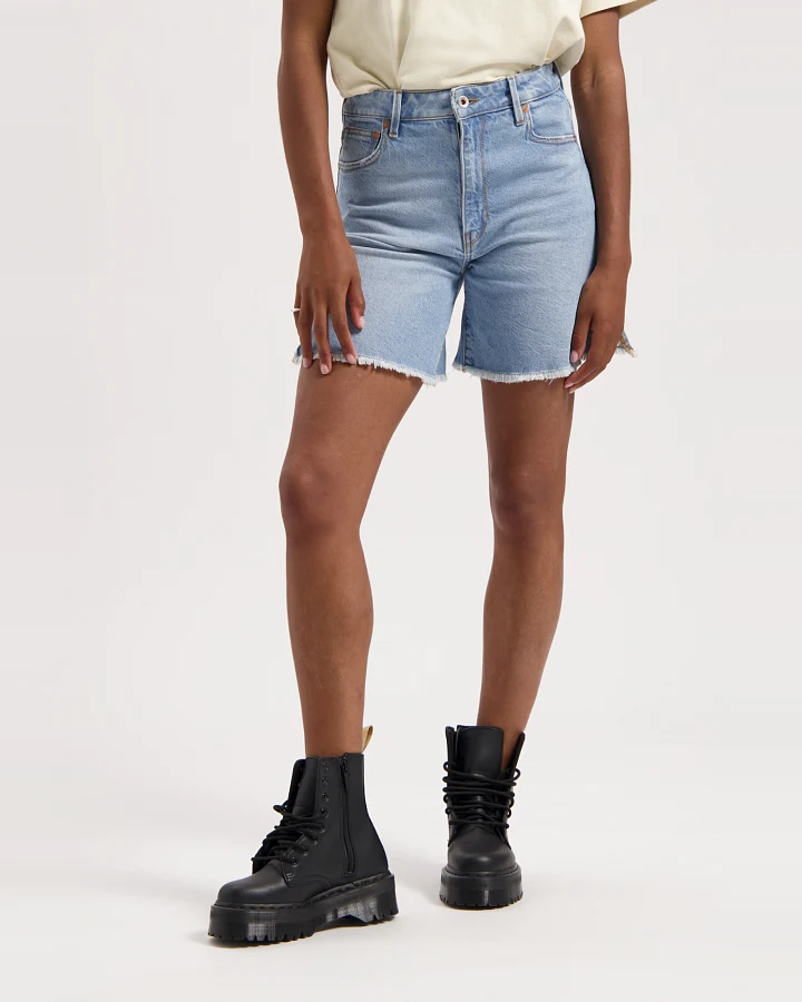 Kuyichi Damen vegan Kurzer High Rise Feline