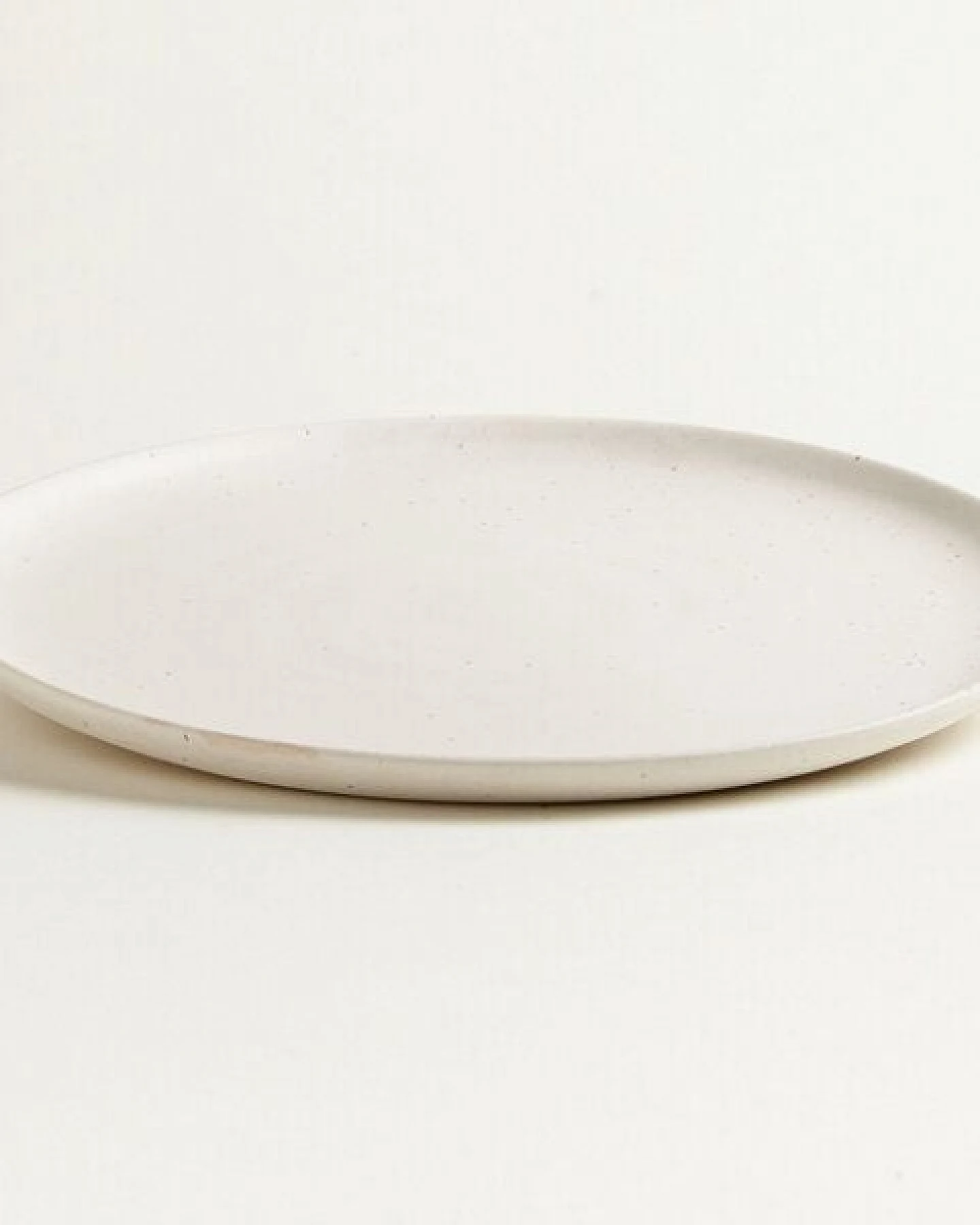 onomao Handgemachter Großer Teller (⌀ 28 cm) aus Steinzeug – Ansicht 2