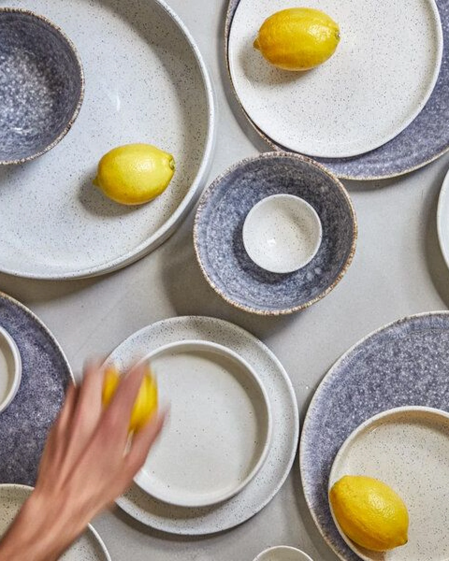 onomao Handgemachter Mezze Teller aus Steinzeug – Ansicht 4