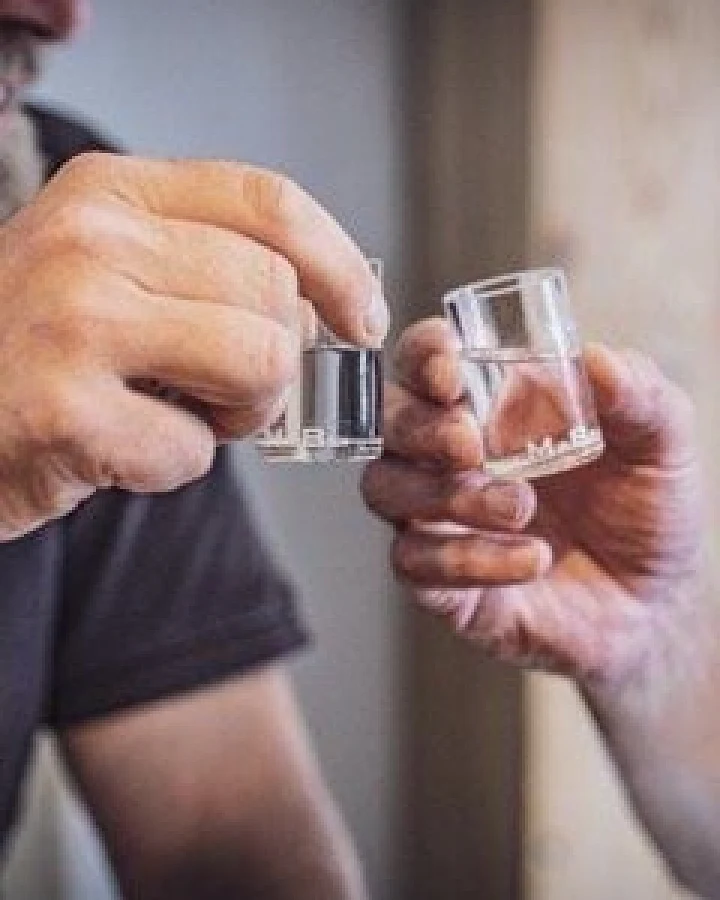 MaBe Schnapsglas upcycling - witziges Geschenk oder Mitbringsel