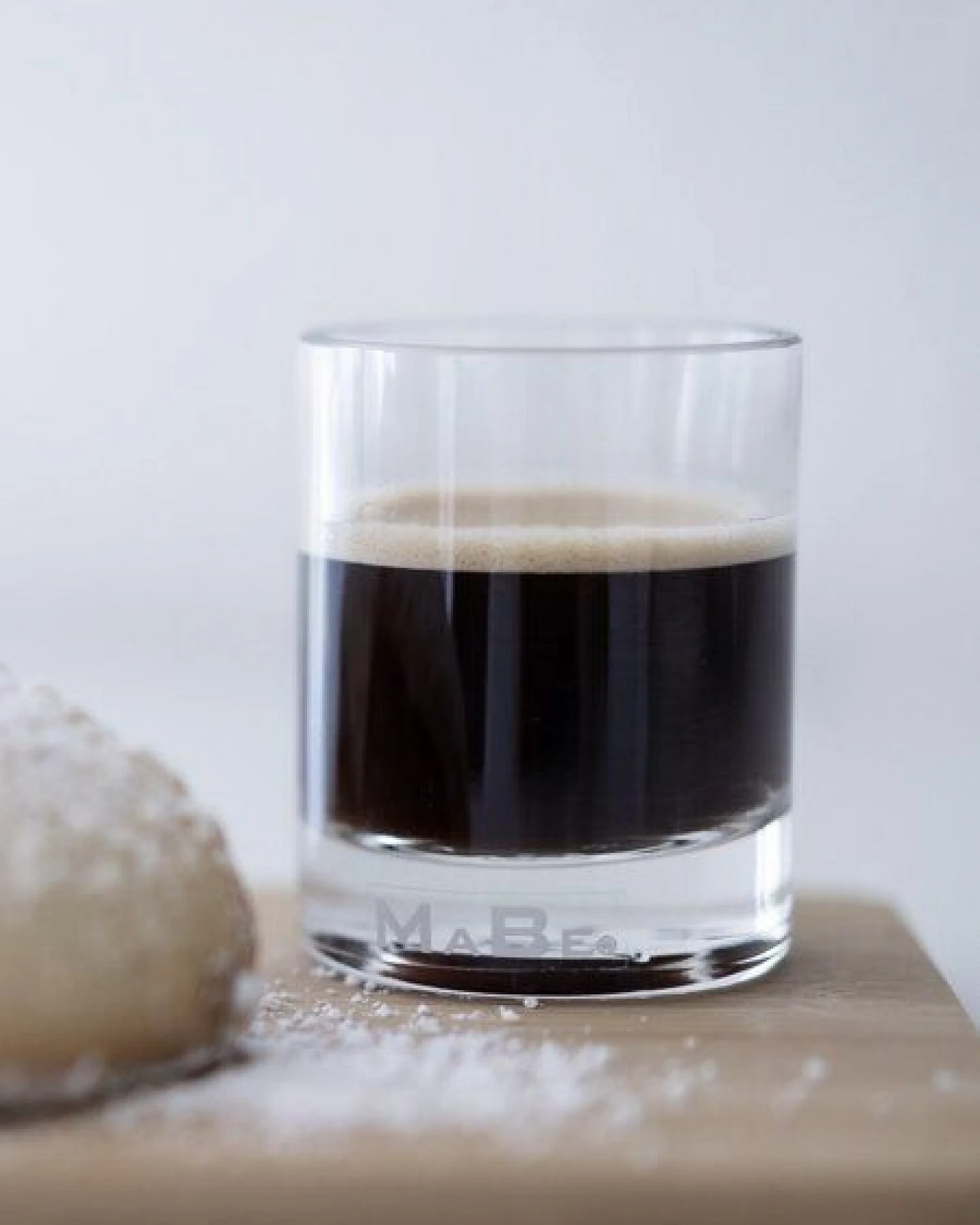 MaBe Espresso Glas - Upcycling aus der Miniatur Spirituosen Flasche – Ansicht 3