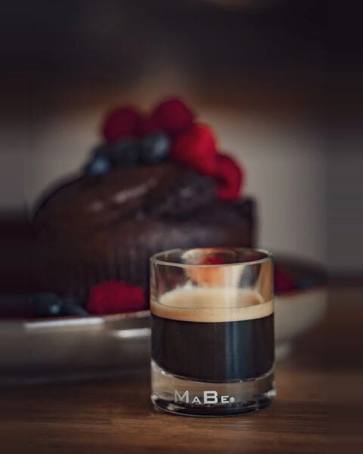 MaBe Espresso Glas - Upcycling aus der Miniatur Spirituosen Flasche