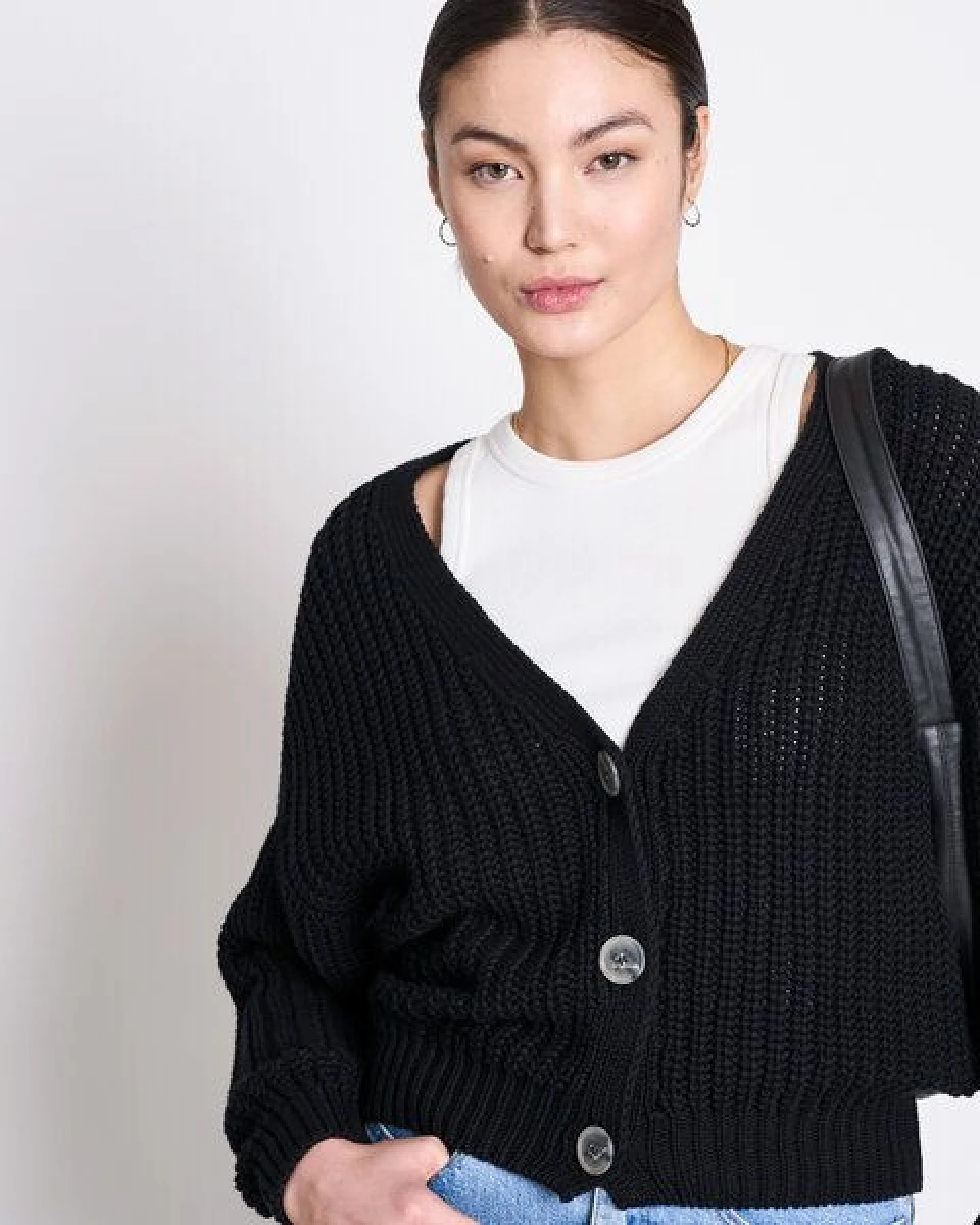 JAN N JUNE V-Ausschnitt Strickjacke LENA aus Baumwolle GOTS – Ansicht 4