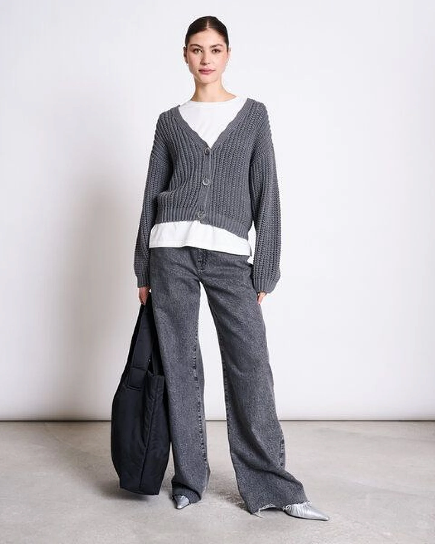 JAN N JUNE V-Ausschnitt Strickjacke LENA aus Baumwolle GOTS – Ansicht 2