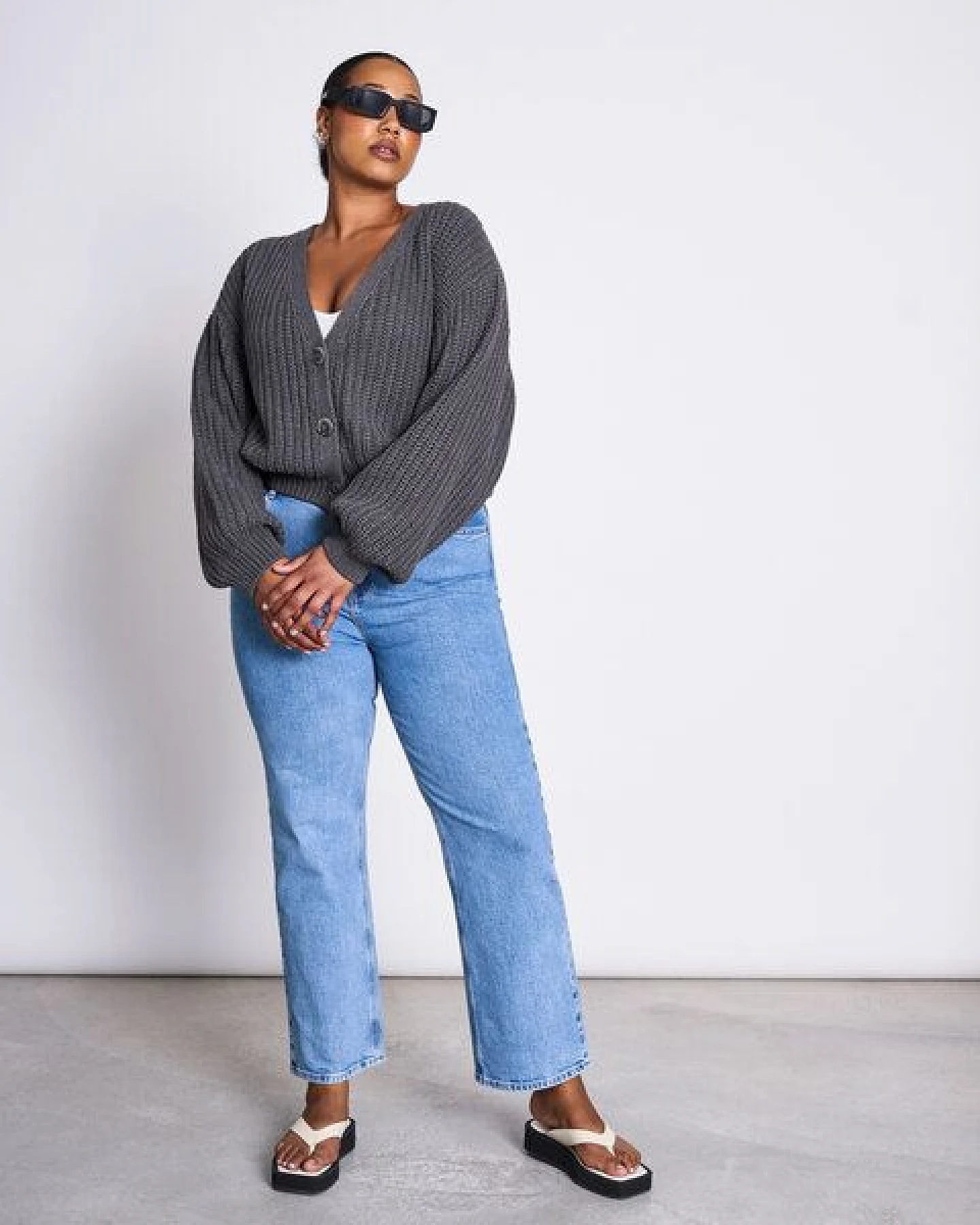 JAN N JUNE V-Ausschnitt Strickjacke LENA aus Baumwolle GOTS – Ansicht 2