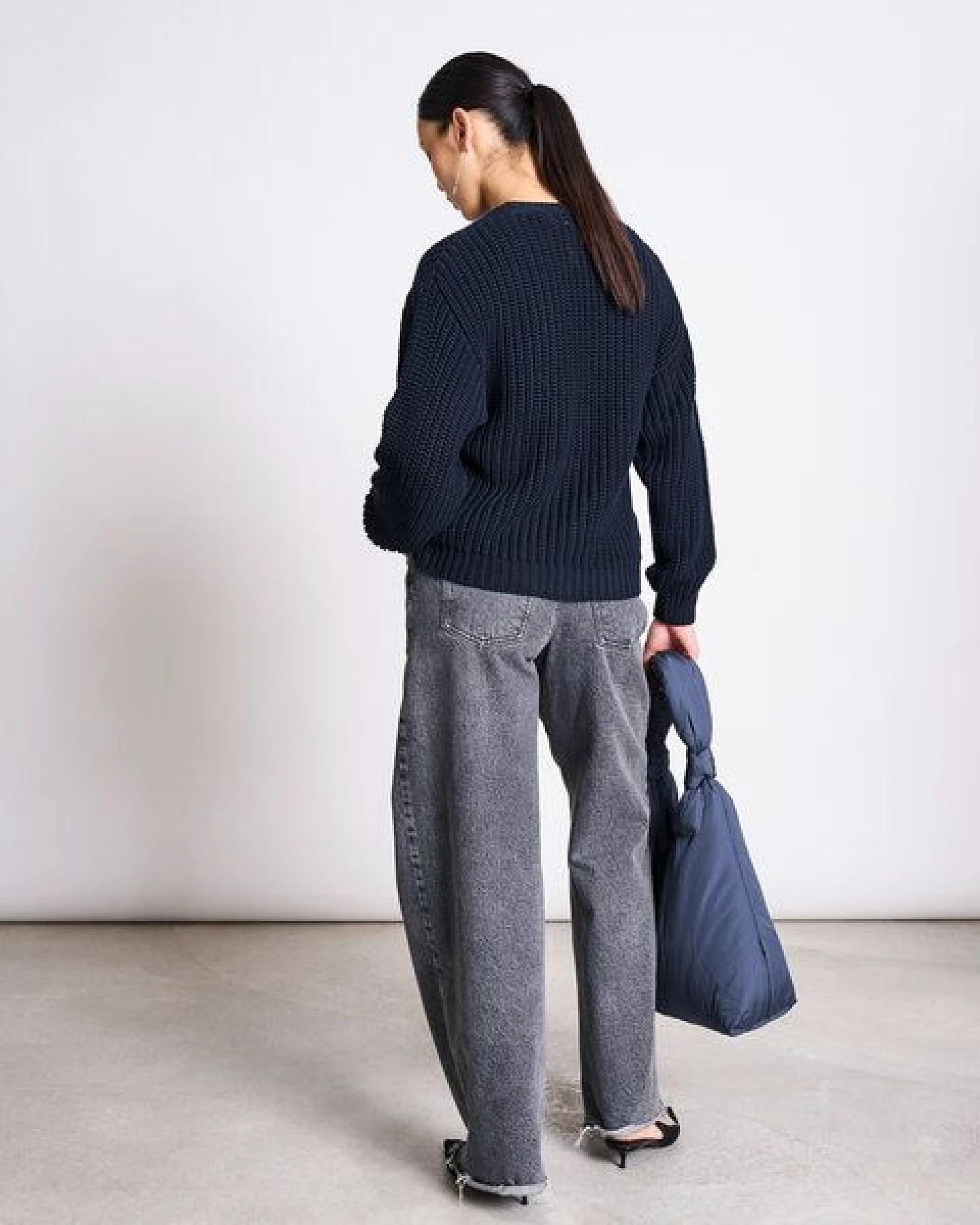 JAN N JUNE V-Ausschnitt Strickjacke LENA aus Baumwolle GOTS – Ansicht 2