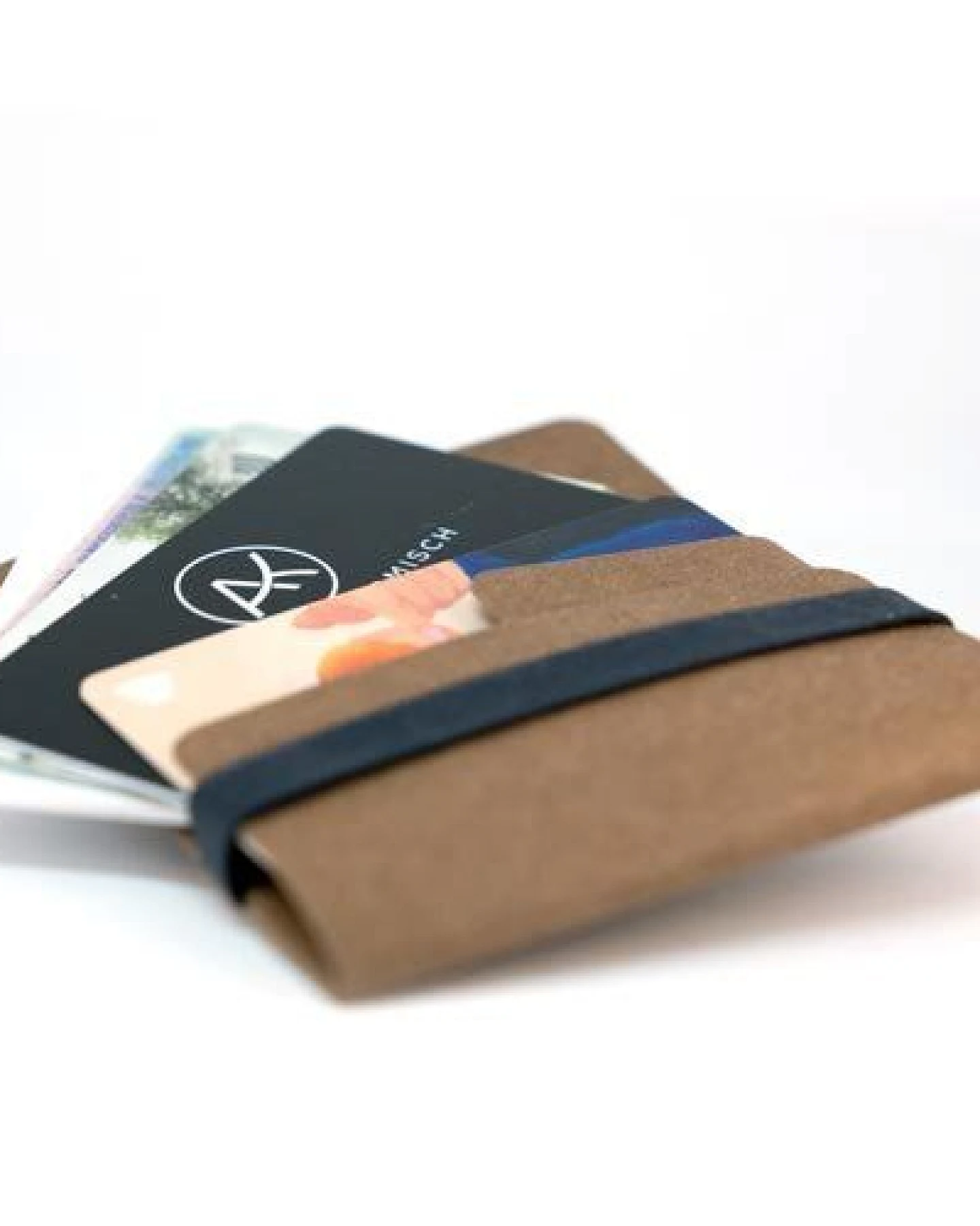 ANDERS & KOMISCH Veganes Kreditkartenetui - Cardholder mit Münzfach - A&K TINY Braun – Ansicht 2