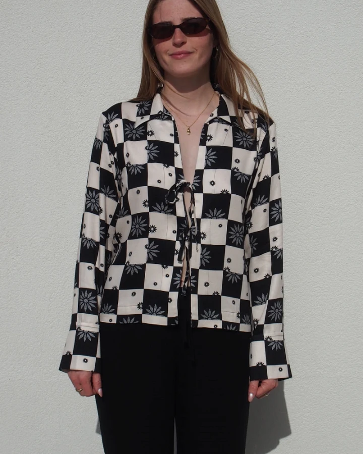 JAN 'N JUNE Damen vegan Bluse Krawatte Kaluz Floral Square Print