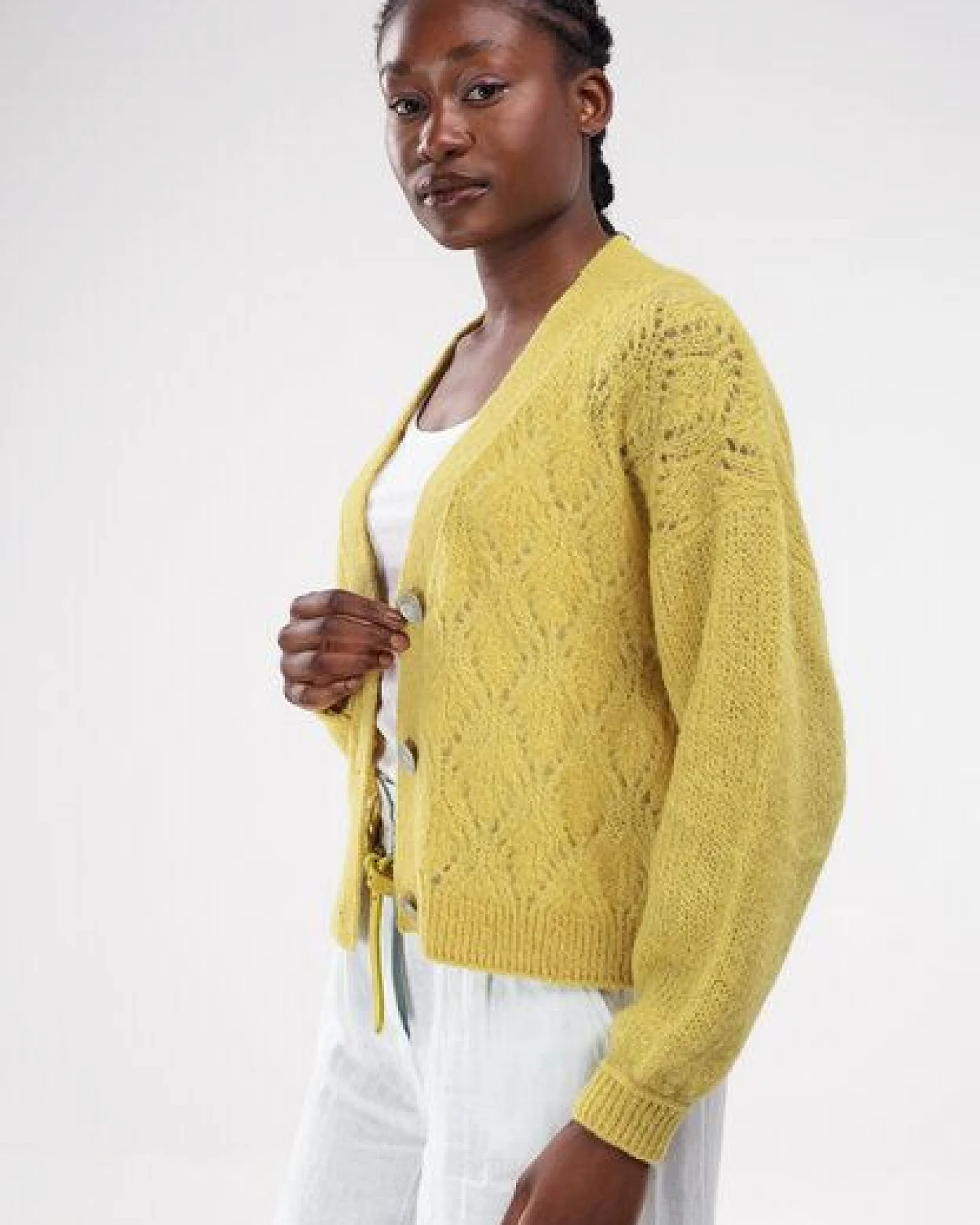 Alma & Lovis Sommer-Strickjacke aus Alpaka mit Ajourmuster – Ansicht 2