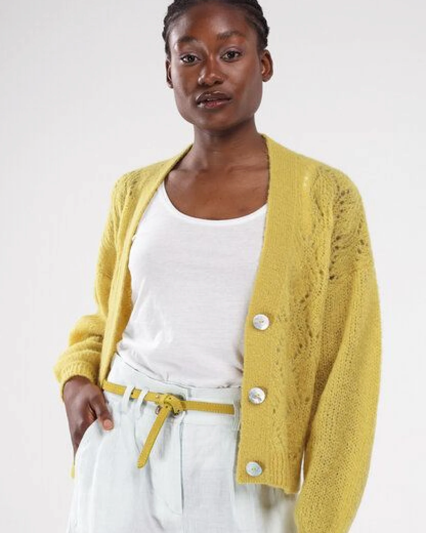 Alma & Lovis Sommer-Strickjacke aus Alpaka mit Ajourmuster – Ansicht 4