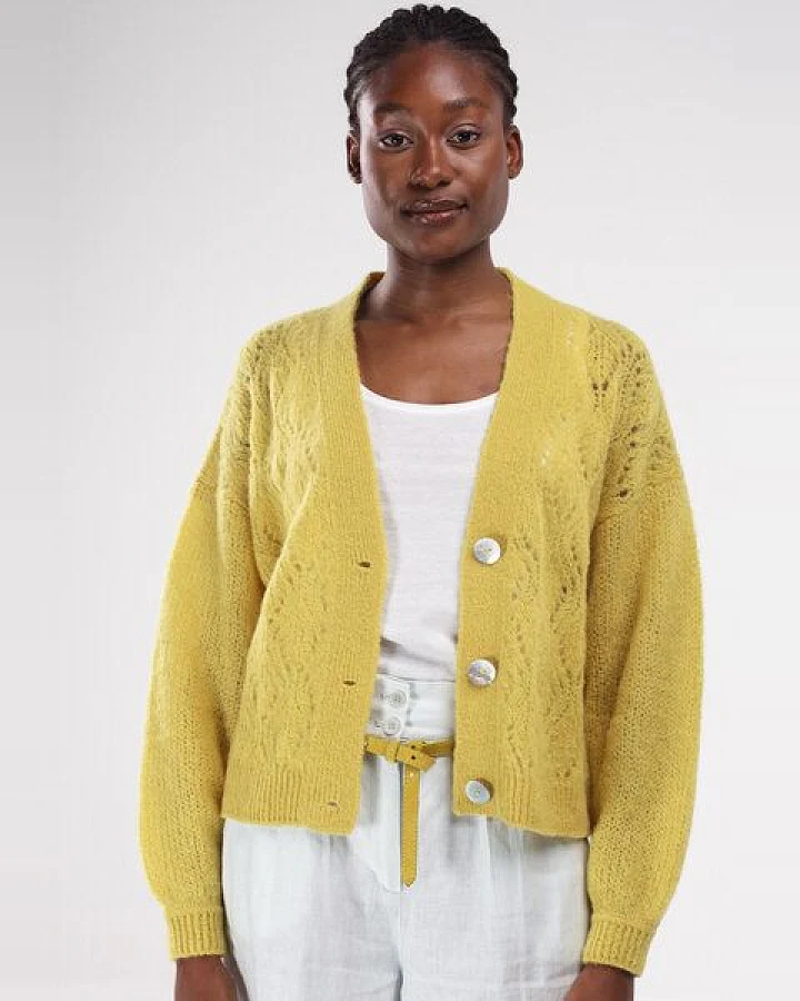 Alma & Lovis Sommer-Strickjacke aus Alpaka mit Ajourmuster