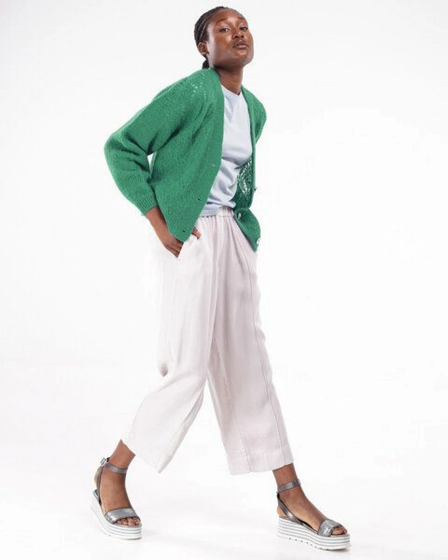 Alma & Lovis Sommer-Strickjacke aus Alpaka mit Ajourmuster – Ansicht 2
