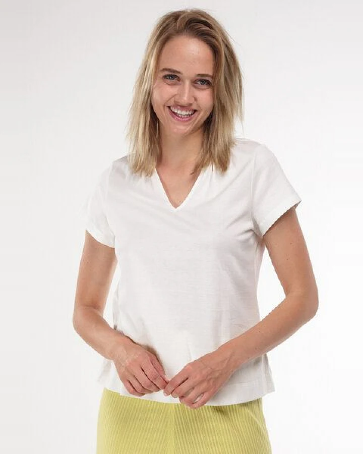 Alma & Lovis Kurzarmshirt im Blusen-Style aus Bio-Baumwolle