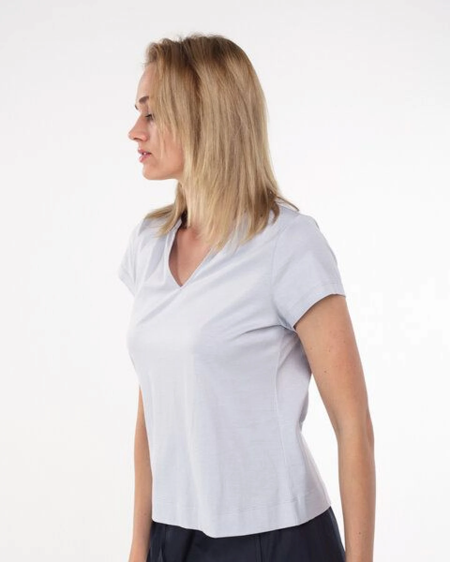 Alma & Lovis Kurzarmshirt im Blusen-Style aus Bio-Baumwolle – Ansicht 3