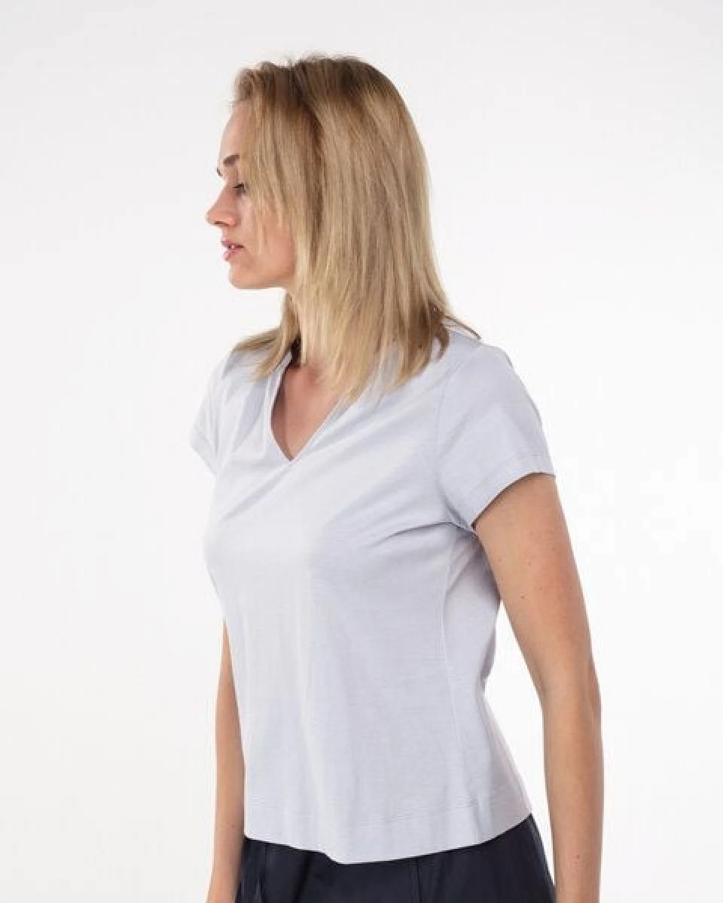 Alma & Lovis Kurzarmshirt im Blusen-Style aus Bio-Baumwolle – Ansicht 3