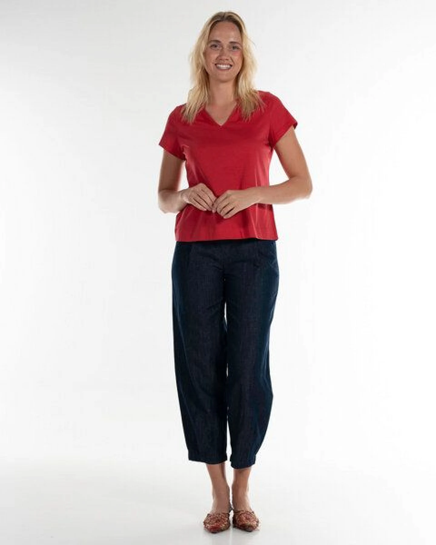 Alma & Lovis Kurzarmshirt im Blusen-Style aus Bio-Baumwolle – Ansicht 2