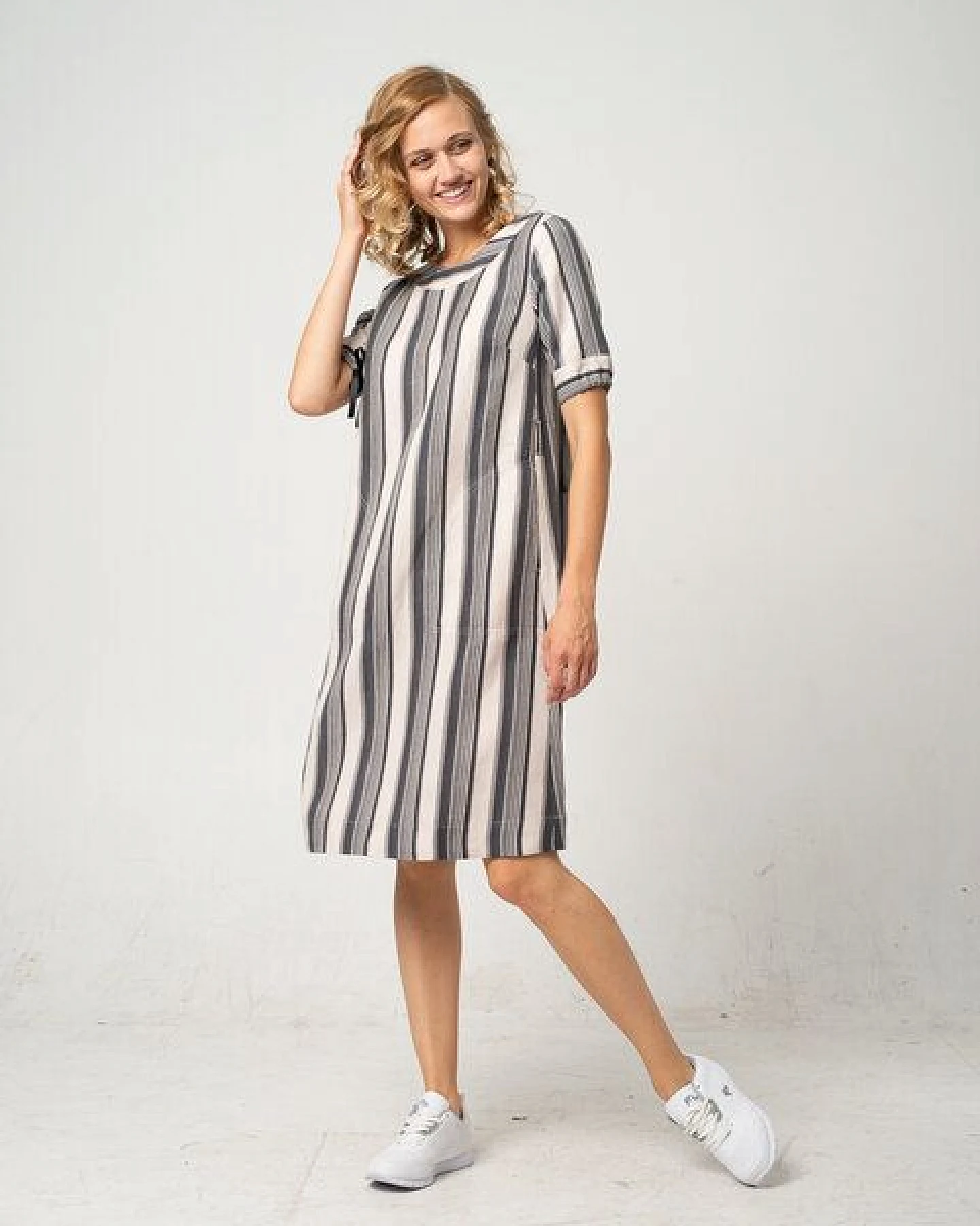 Alma & Lovis Streifen-Kleid aus Leinen und Tencel – Ansicht 3