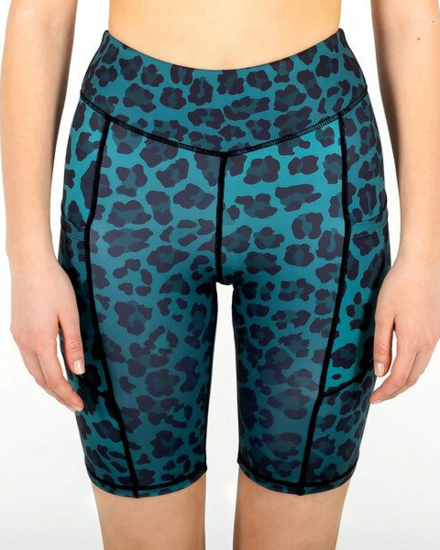 Yoga Hero Biker Shorts mit drei Eingrifftaschen – Ansicht 3