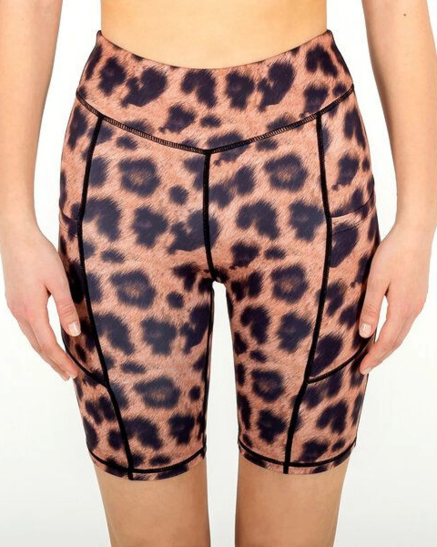 Yoga Hero Biker Shorts mit drei Eingrifftaschen – Ansicht 3