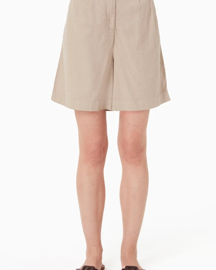 ORGANICATION Damen vegan Kurze Hose Sand
