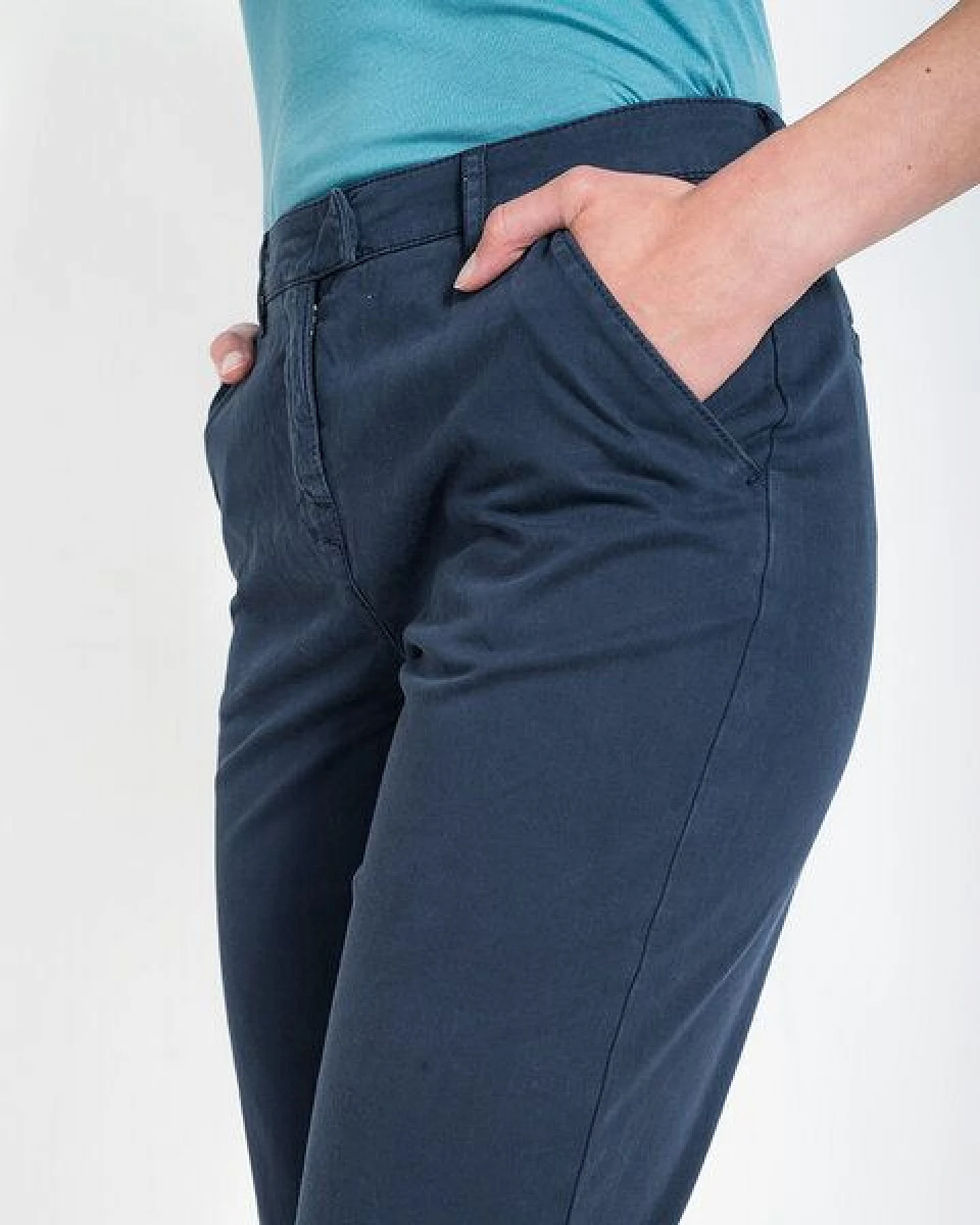 Alma & Lovis Chino aus Bio-Baumwolle – Ansicht 3