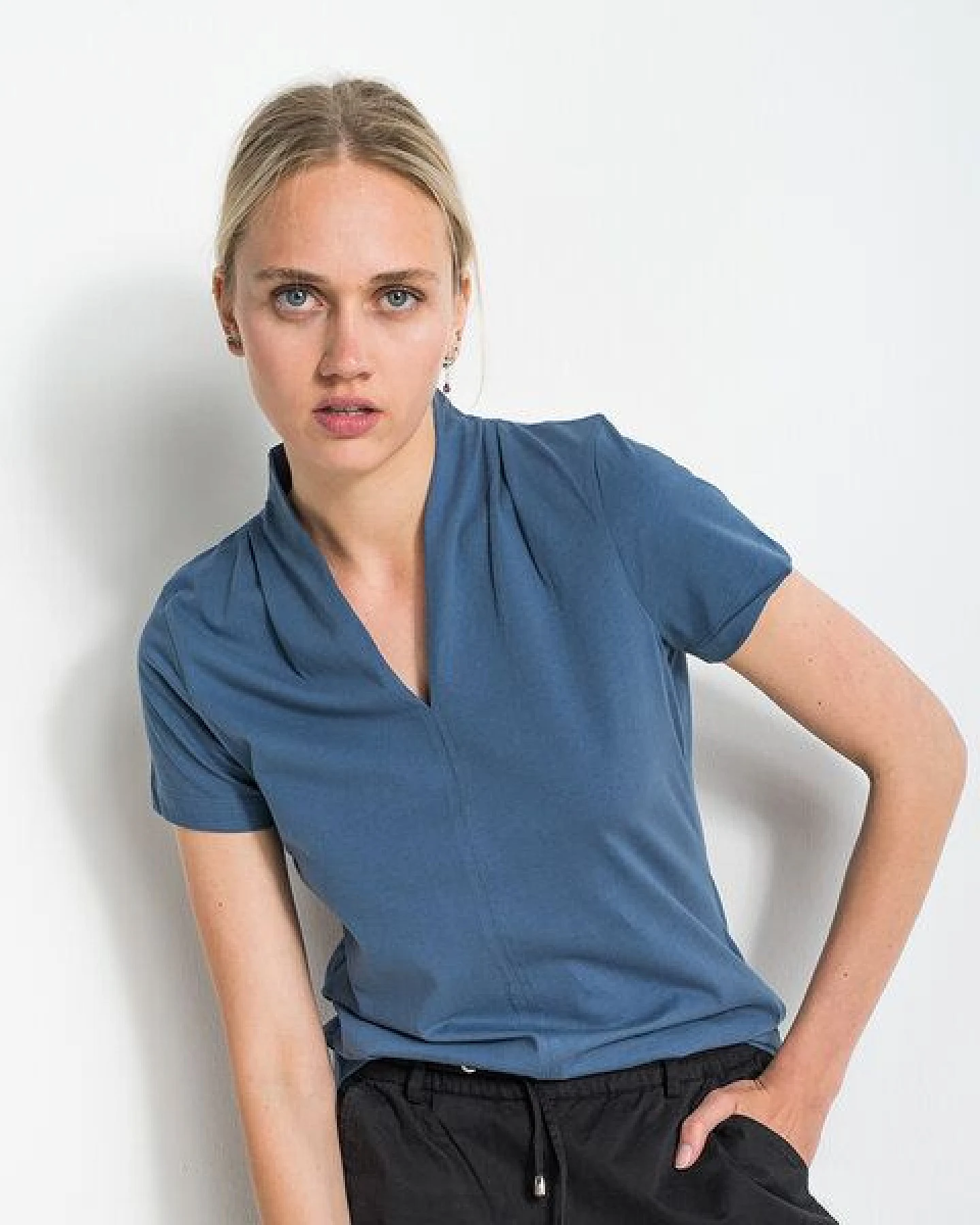 Alma & Lovis Kurzarmshirt aus Bio-Baumwolle – Ansicht 2