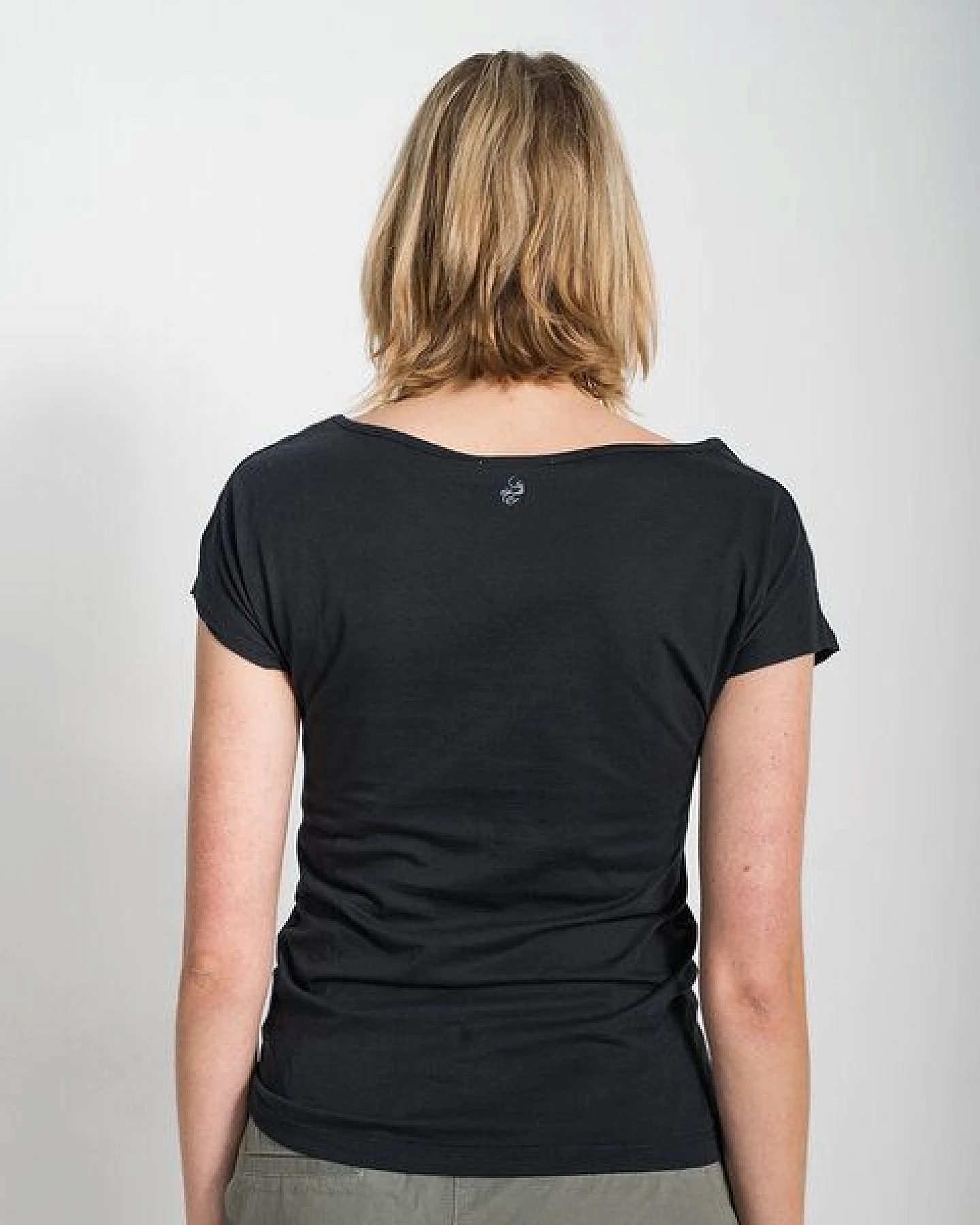 Alma & Lovis T-Shirt aus Bio-Baumwolle – Ansicht 4