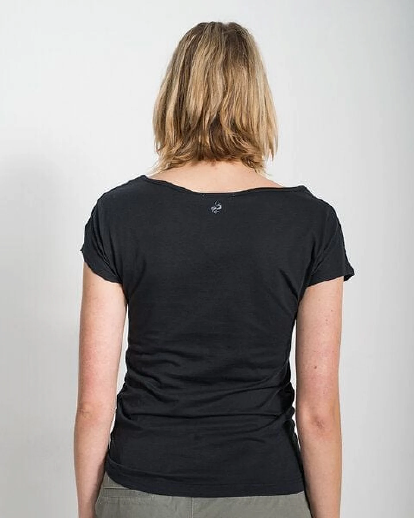 Alma & Lovis T-Shirt aus Bio-Baumwolle – Ansicht 4