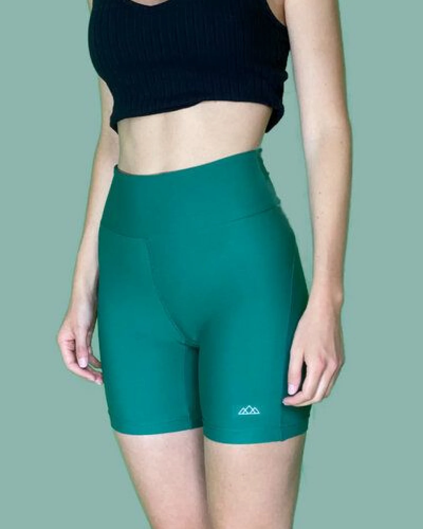 M23 Yoga Radlerhose aus recyceltem Nylon/Elastan, Modell "Sue" – Ansicht 3