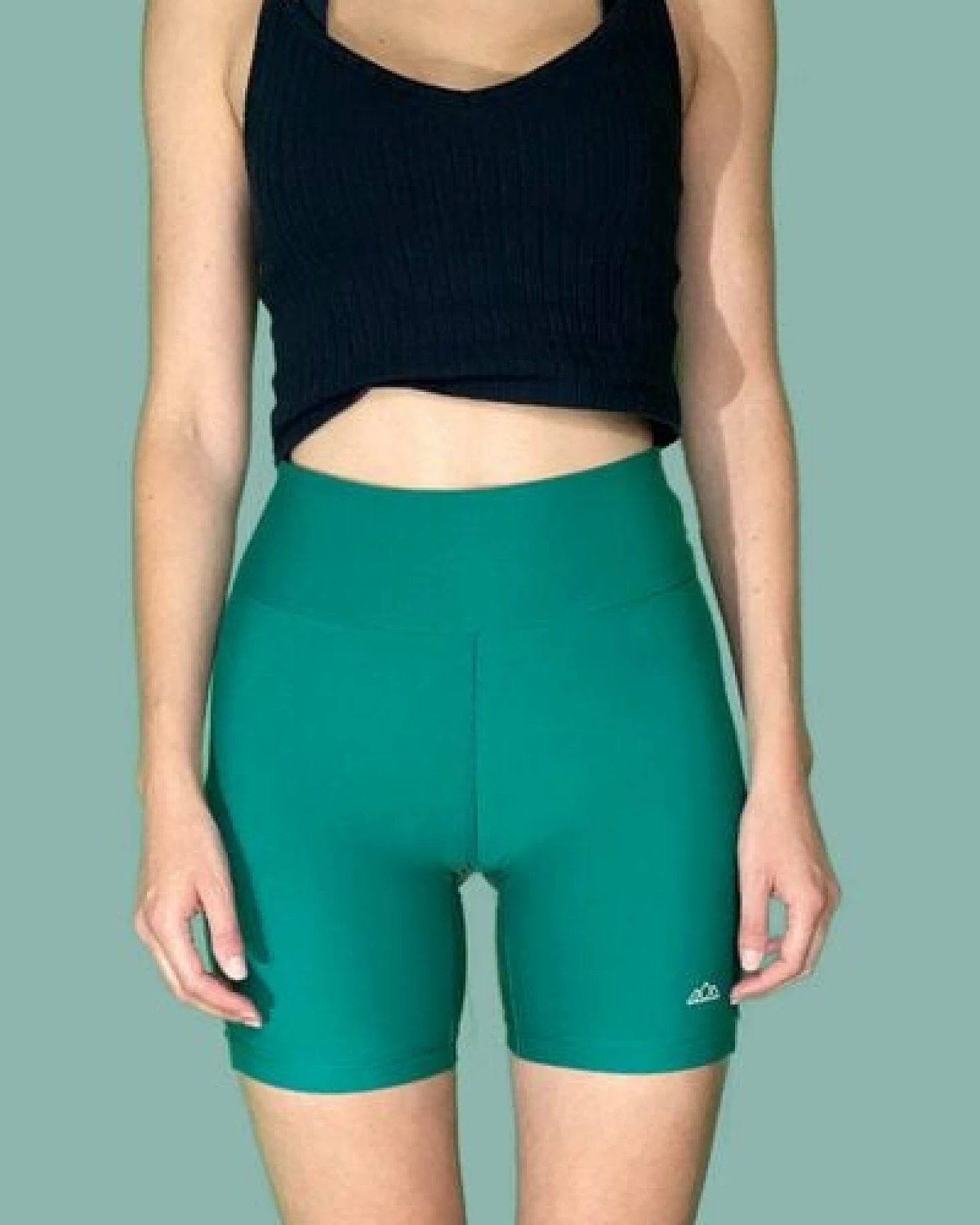 M23 Yoga Radlerhose aus recyceltem Nylon/Elastan, Modell "Sue" – Ansicht 4