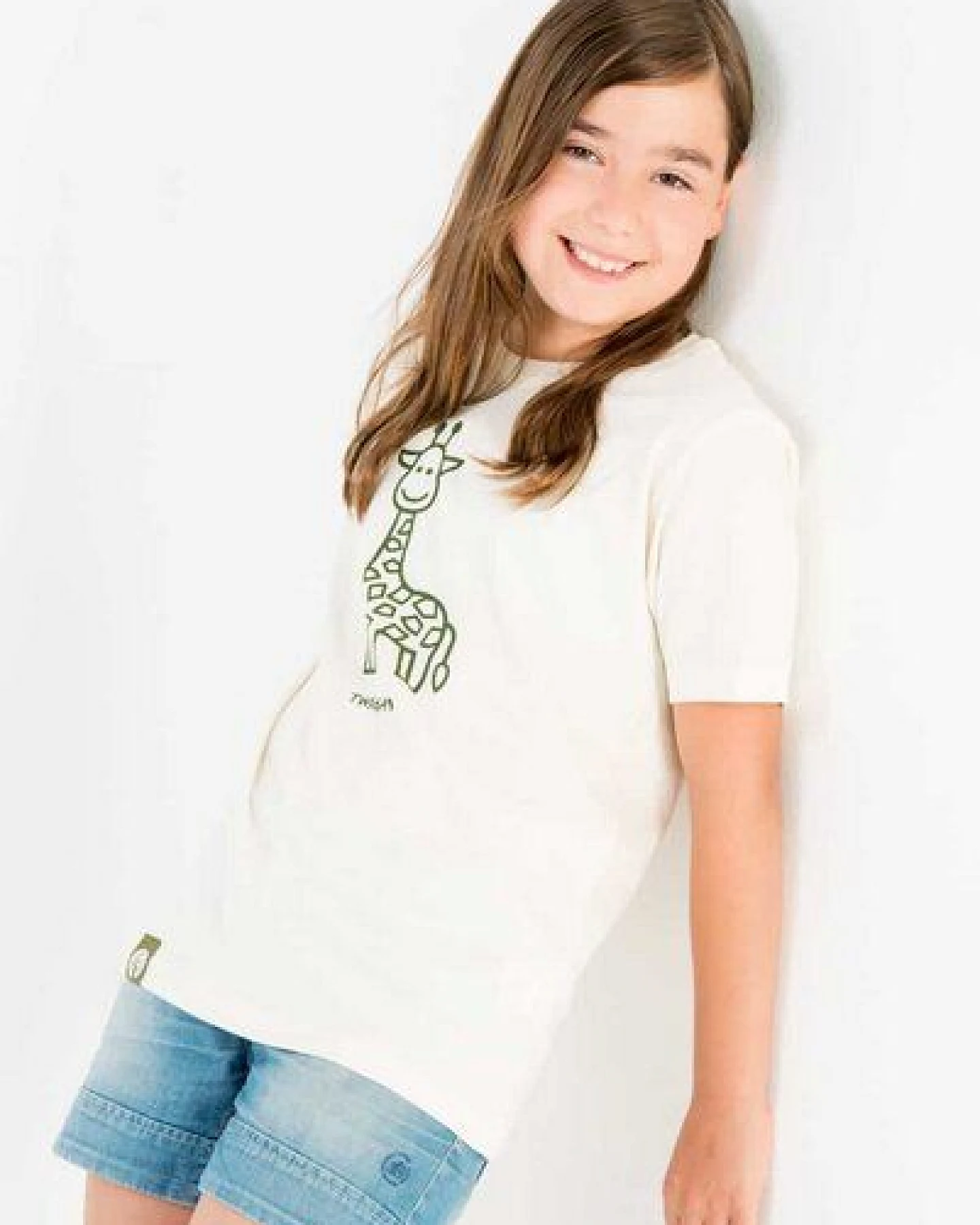Maishameanslife Twiga - Kleine Giraffe - Bio T-shirt für Kinder - Naturweiß - Unisex – Ansicht 2