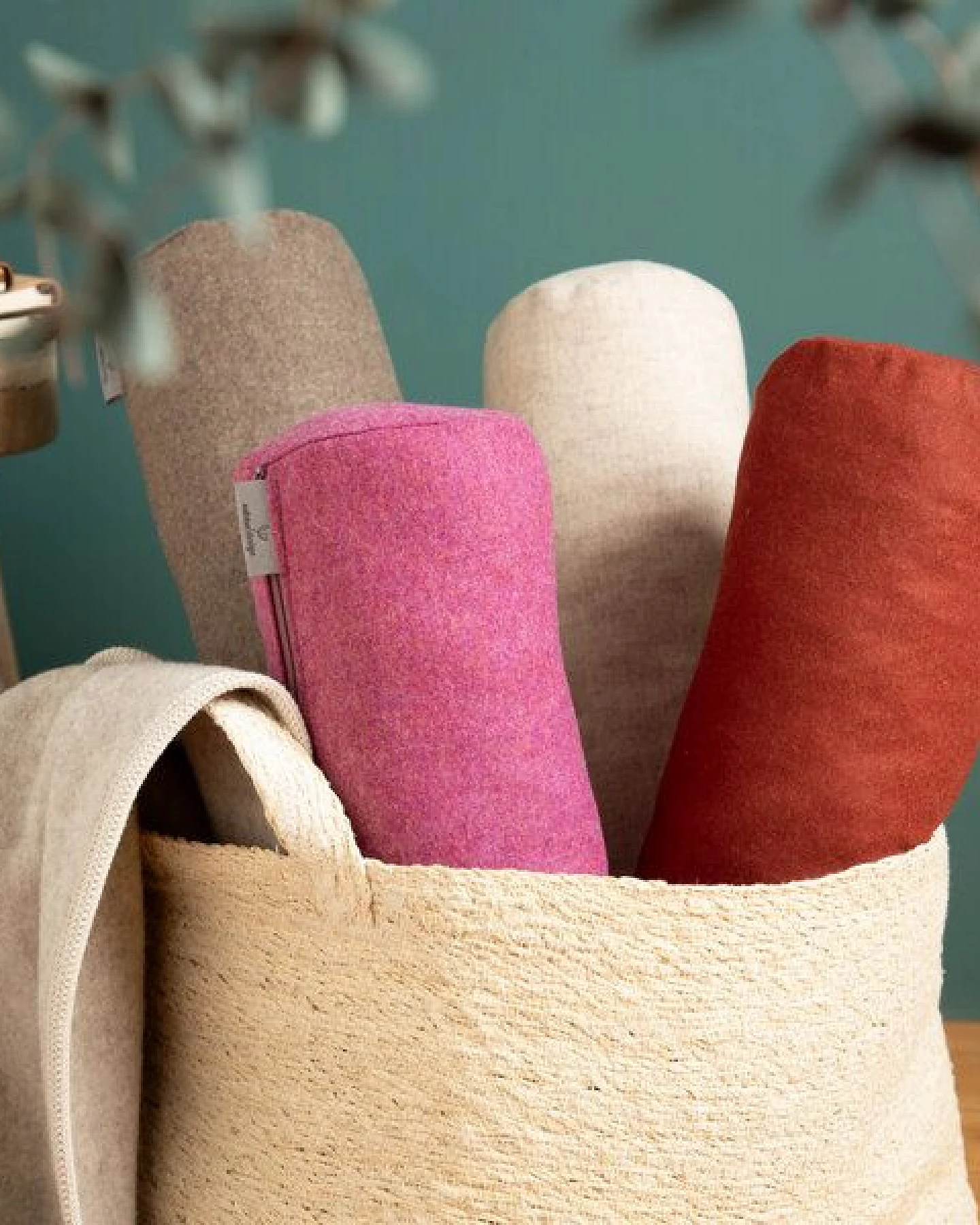 nahtur-design Nackenrolle aus Merinoloden – Ansicht 2