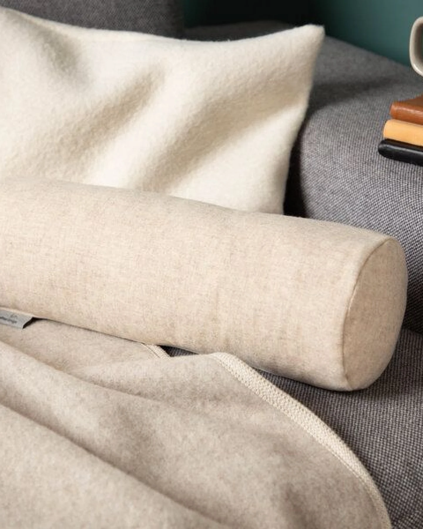 nahtur-design Nackenrolle aus Merinoloden – Ansicht 3