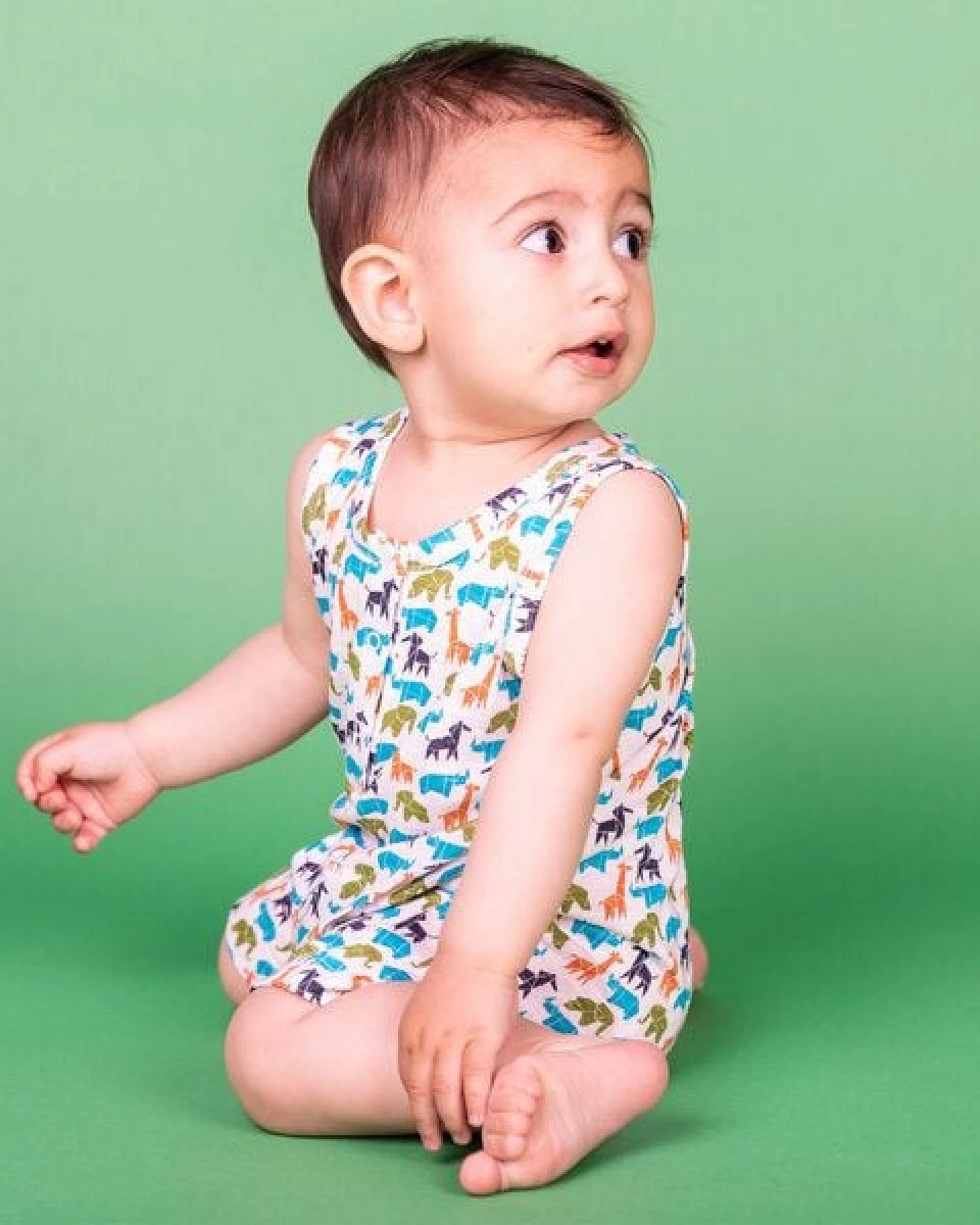 Sense Organics & friends in cooperation with GARY MASH Baby Kurzoverall bunte Tiere aus Biobaumwolle – Ansicht 3