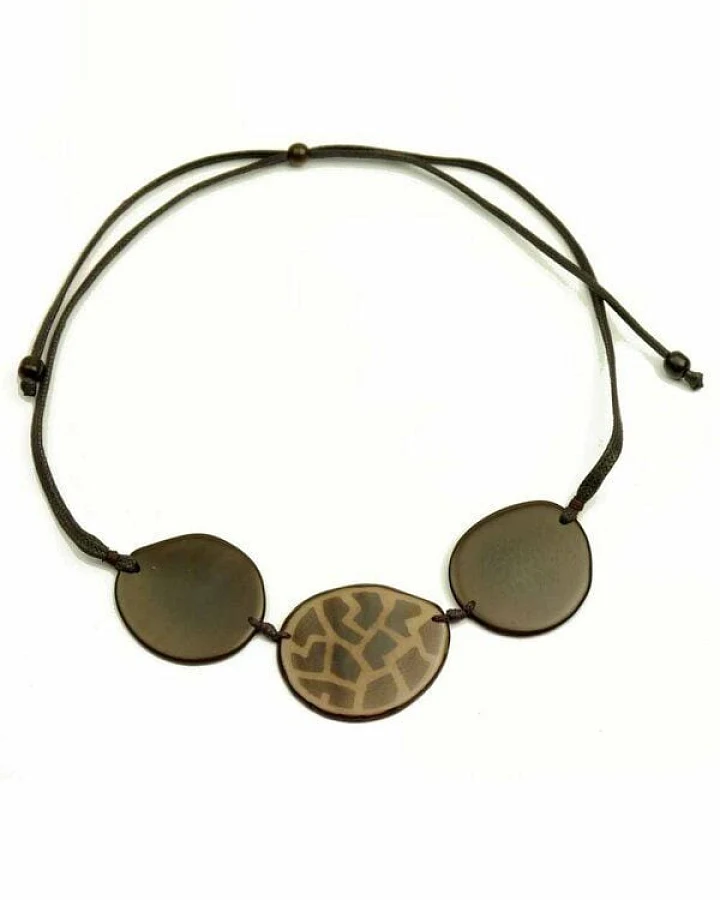 Mekhada Tagua Kette "Hostami", Länge verstellbar bis ca. 70 cm, Textilband, Steinnuß (Naturprodukt), Fairtrade