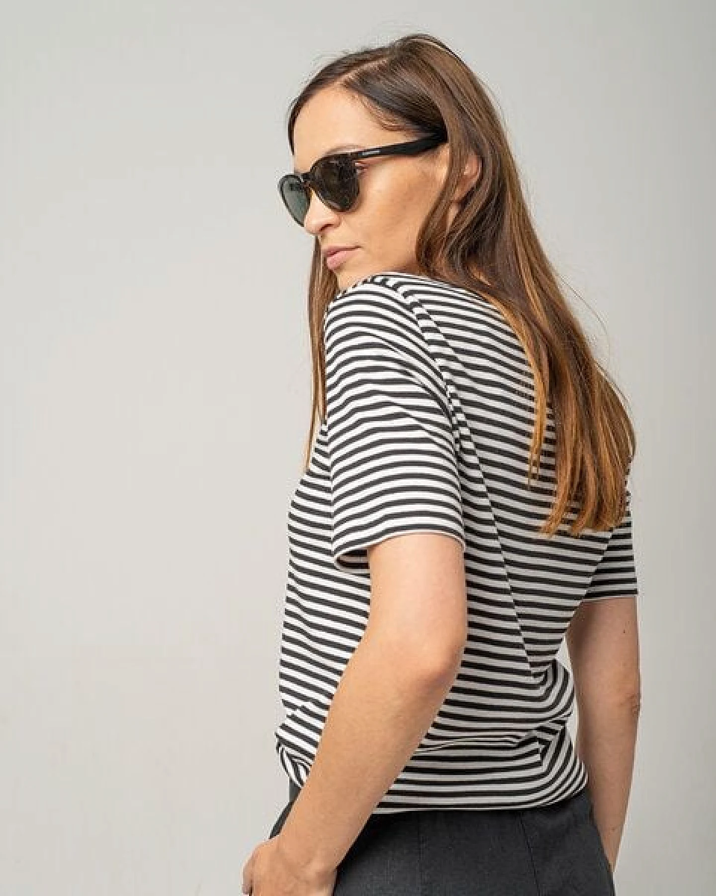 Alma & Lovis Kurzarmshirt aus 100% Bio-Baumwolle – Ansicht 2