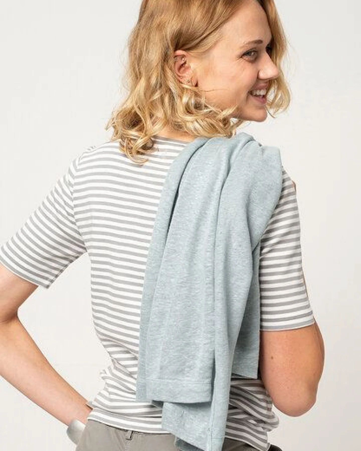 Alma & Lovis Kurzarmshirt aus 100% Bio-Baumwolle – Ansicht 3