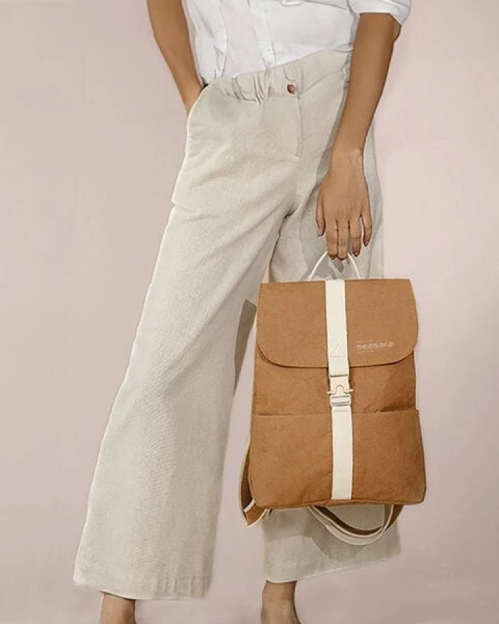 Damen Rucksack aus recyceltem Kraftpapier und Canvas