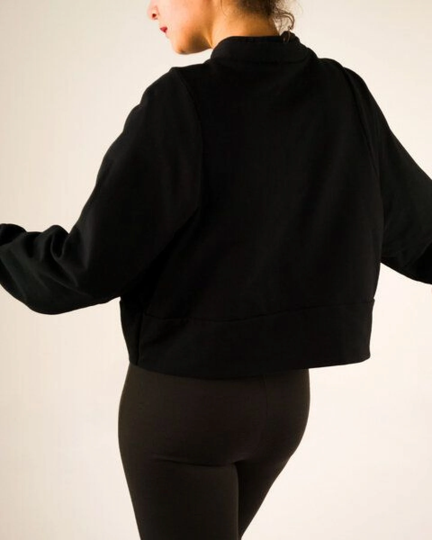 keijn ZIP Kurzer Pullover mit Kragendetail – Ansicht 2