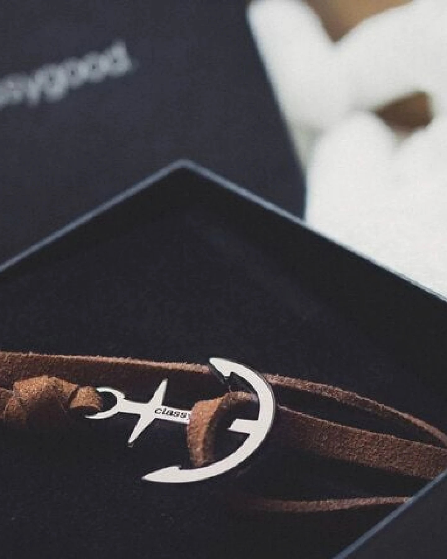 Classygood. Anker Armband Edelstahl - Silber - Alcantara-Leder Band – Ansicht 2