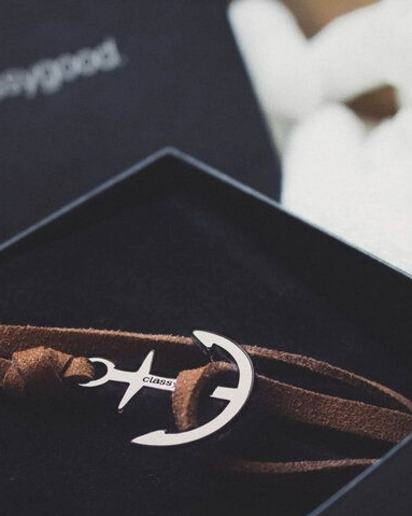 Classygood. Anker Armband Edelstahl - Silber - Alcantara-Leder Band – Ansicht 2