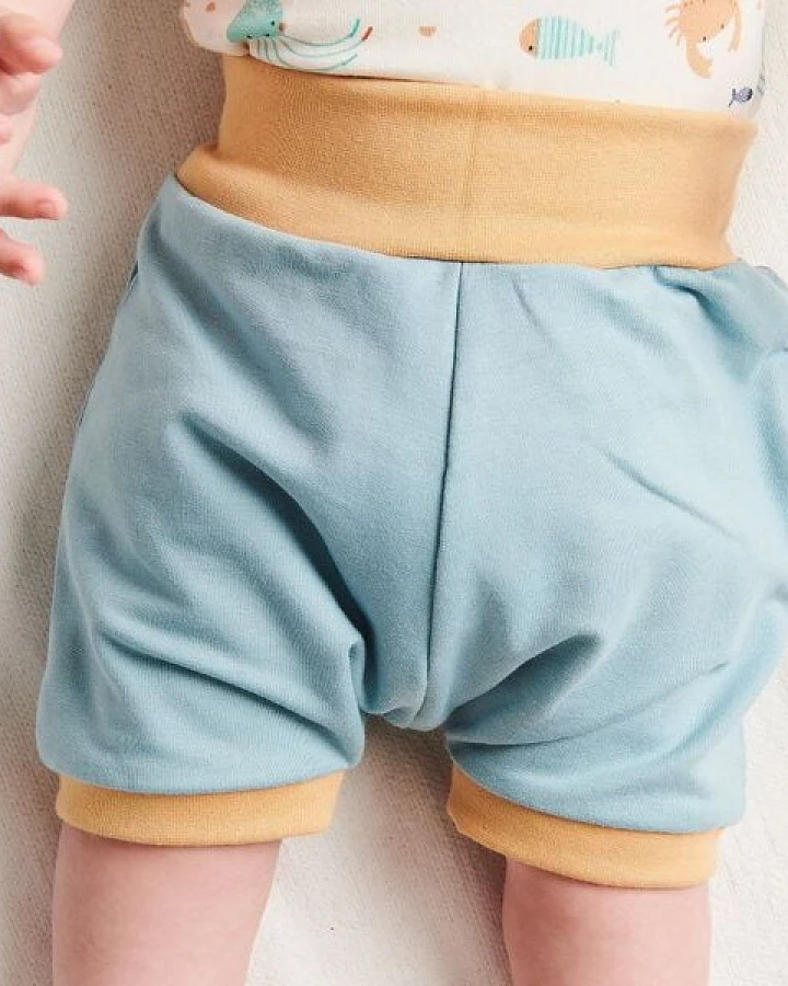 Cheeky Apple Basic Shorts "Sommersweat Frost" aus Bio-Baumwolle