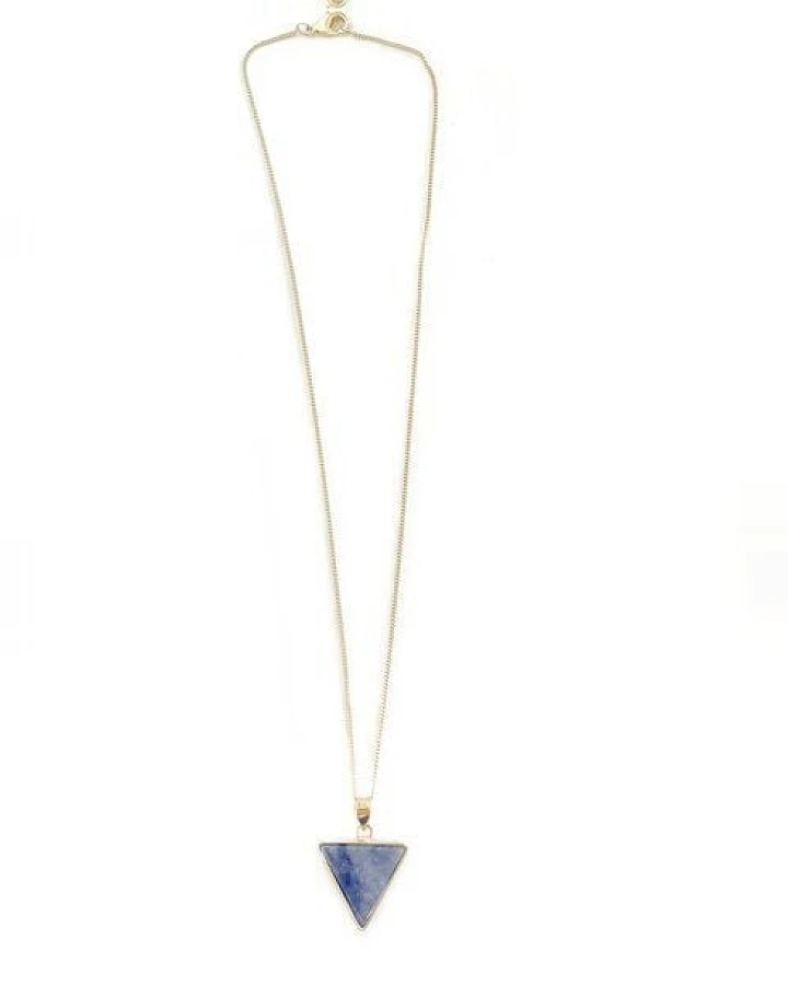Crystal and Sage Lapislazuli Dreieck Halskette, vergoldet oder versilbert