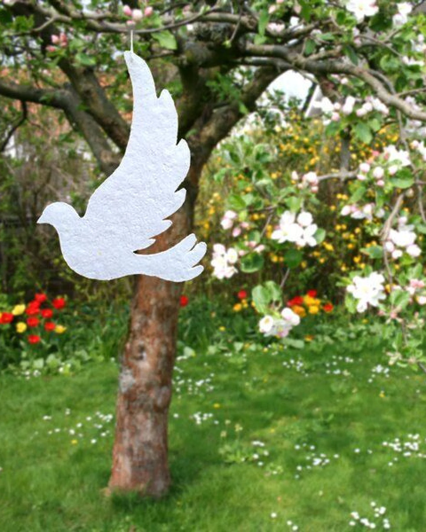 Sundara Fensterschmuck "Weisse Taube" aus Baumwoll-Papiermaché – Ansicht 3