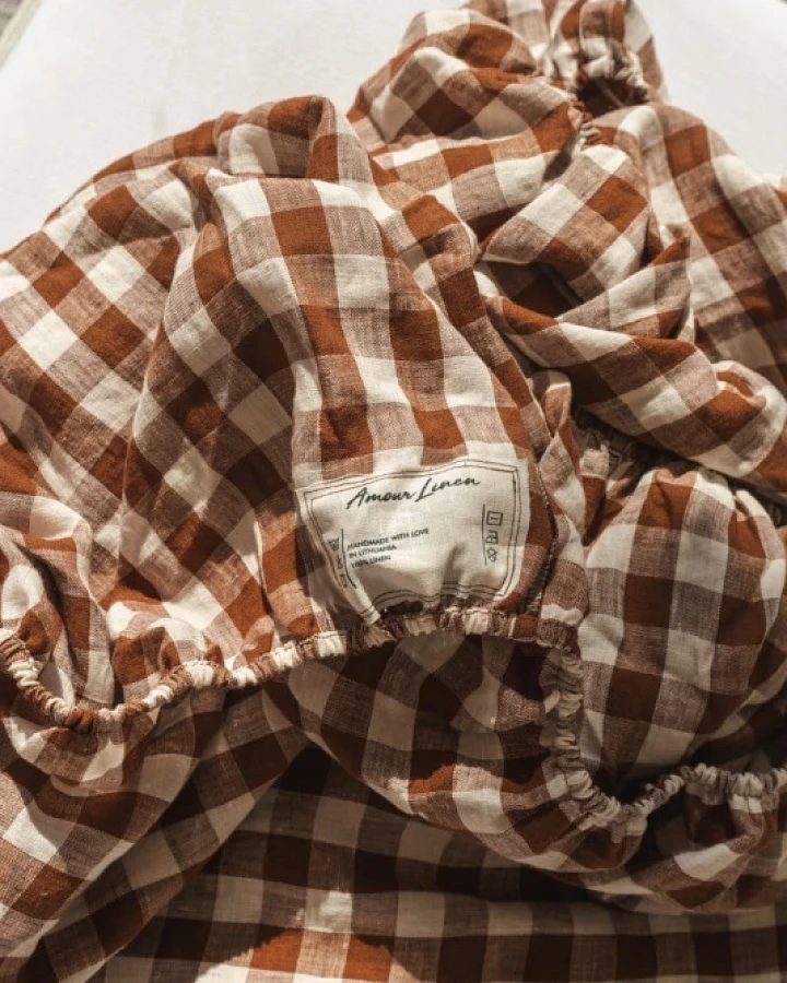 AmourLinen unisex vegan Spannbetttuch Mocha Gingham