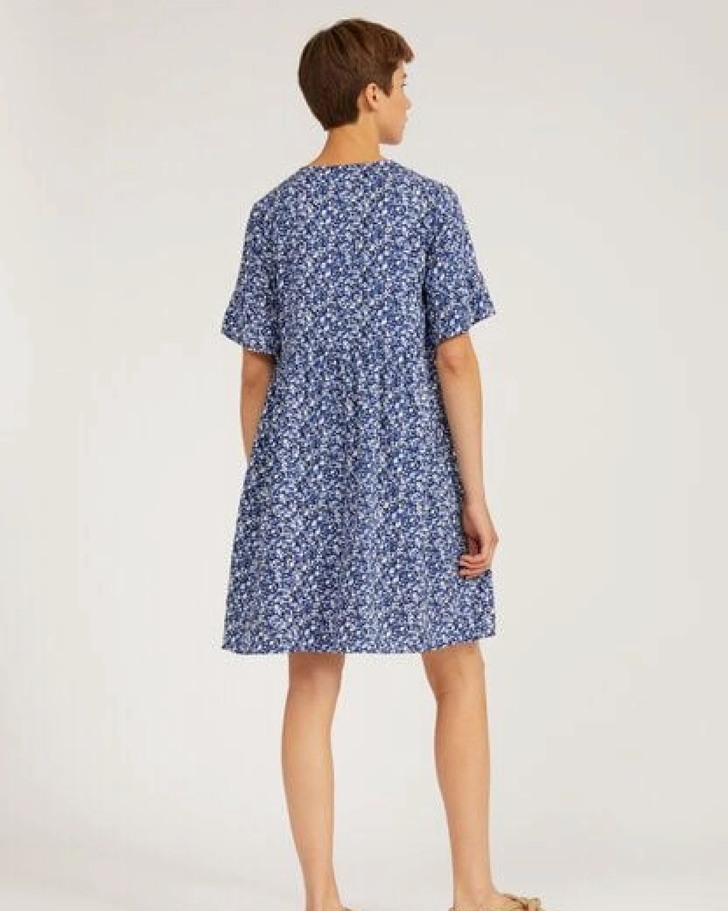 ARMEDANGELS AAINO MIDSUMMER NIGHT - Damen Kleid aus LENZING ECOVERO – Ansicht 2