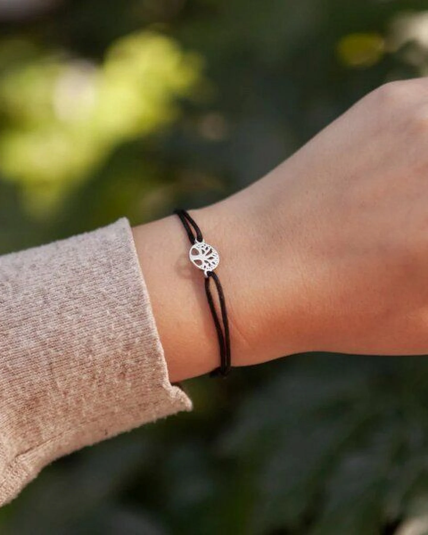 Erden Projekt 1 Armband pflanzt 5 Bäume – Ansicht 3