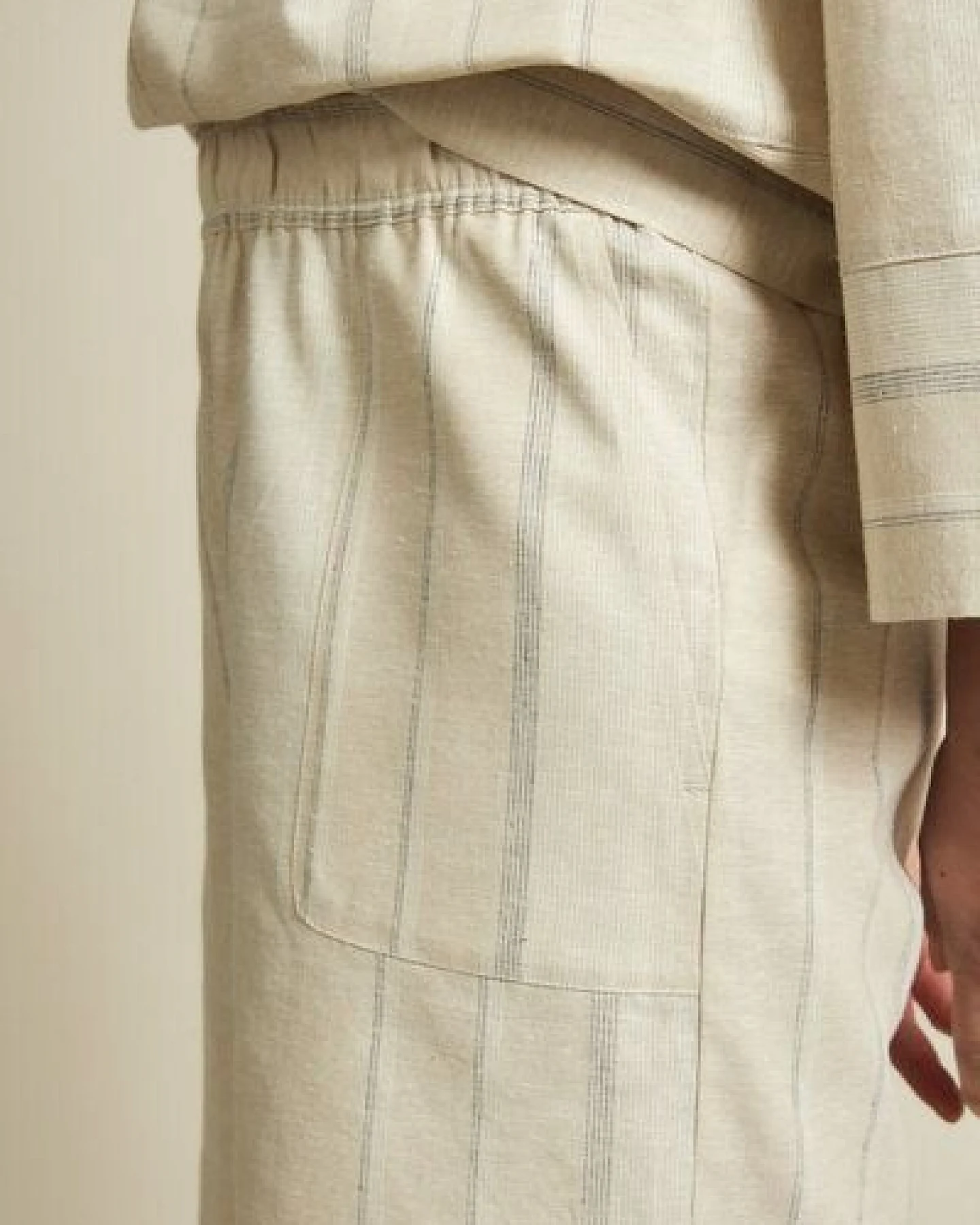 Damen Streifenshorts aus Hanf mit Bio-Baumwolle von Lanius, Farbe Powder-White – Ansicht 4