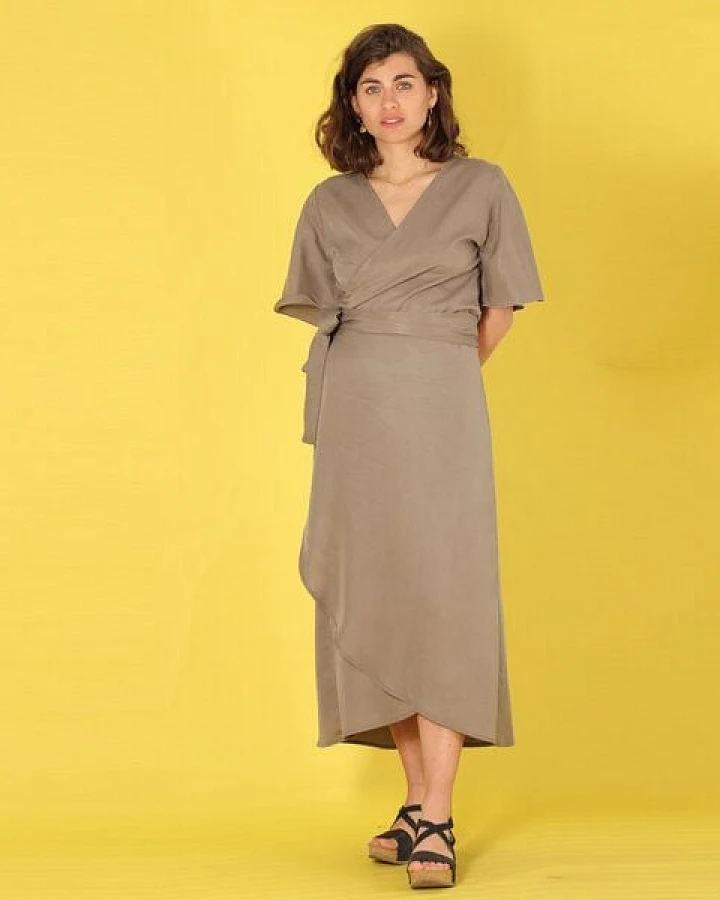 ManduTrap Langes Tencel Wickelkleid "Luma" in violett oder grau-olive