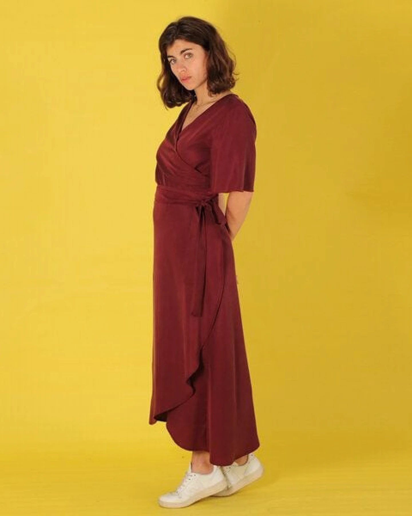 ManduTrap Langes Tencel Wickelkleid "Luma" in violett oder grau-olive – Ansicht 3